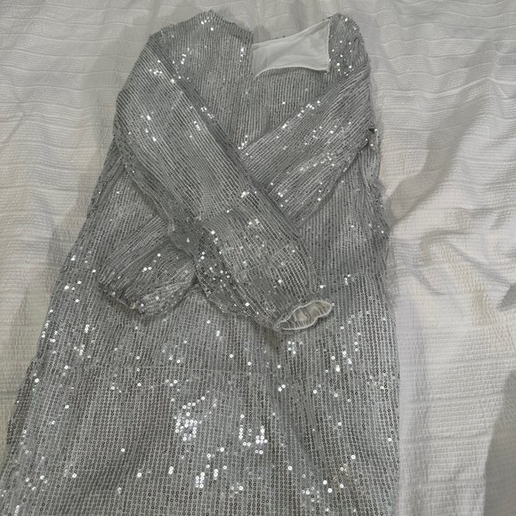 Silver Sequin Mini Dress with tie waist (M/L) - Picture 3 of 3